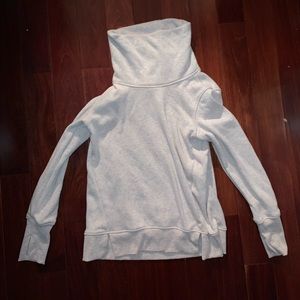 n/a Tops - Women's White Pullover n/a Tops - Women's White Pullover